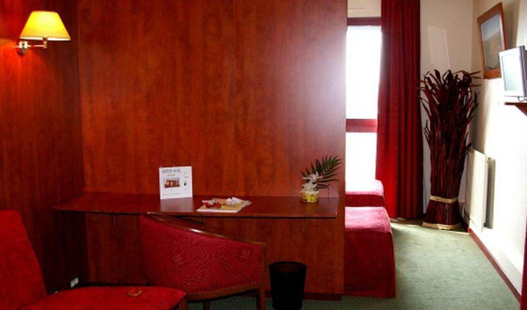 Inter-Hotel Toulouse Aeroport Бланьяк Екстер'єр фото